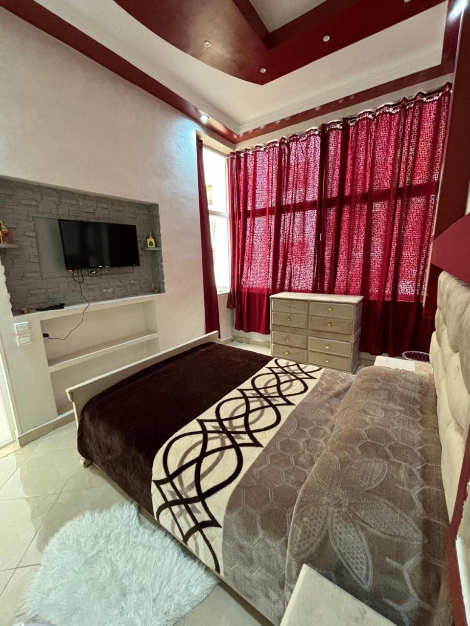 Sara Location * Meknes